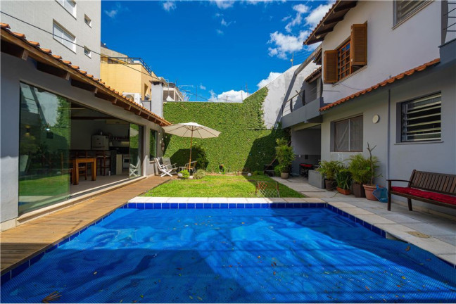 Imagem Casa com 4 Quartos à Venda, 300 m² em Jardim Lindóia - Porto Alegre Imagem Casa com 4 Quartos à Venda, 300 m² em Jardim Lindóia - Porto Alegre