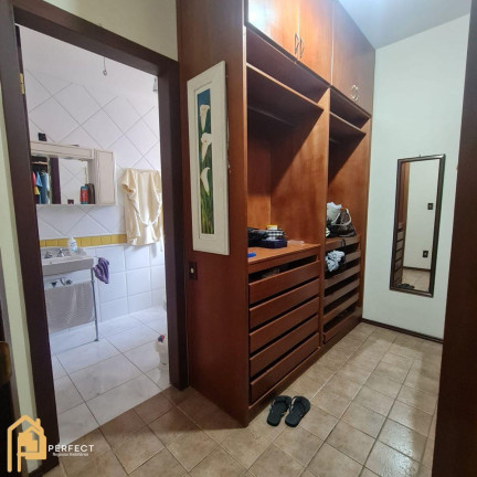 Imagem Casa com 5 Quartos à Venda, 300 m² em Independência - Taubaté Imagem Casa com 5 Quartos à Venda, 300 m² em Independência - Taubaté