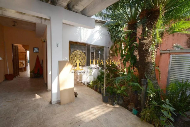 Casa com 5 Quartos à Venda, 300 m² em Vila Arriete - São Paulo