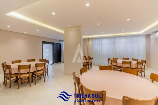 Apartamento com 3 Quartos à Venda, 102 m² em Centro - Joinville