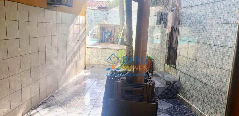 Imagem Casa com 2 Quartos à Venda, 180 m² em Agenor De Campos - Mongaguá Imagem Casa com 2 Quartos à Venda, 180 m² em Agenor De Campos - Mongaguá