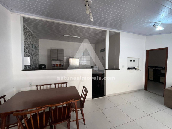 Imagem Casa com 6 Quartos à Venda, 200 m² em Cabo Frio Imagem Casa com 6 Quartos à Venda, 200 m² em Cabo Frio