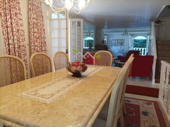 Imagem Casa com 3 Quartos à Venda, 400 m² em Alto Do Capivari - Campos Do Jordão Imagem Casa com 3 Quartos à Venda, 400 m² em Alto Do Capivari - Campos Do Jordão