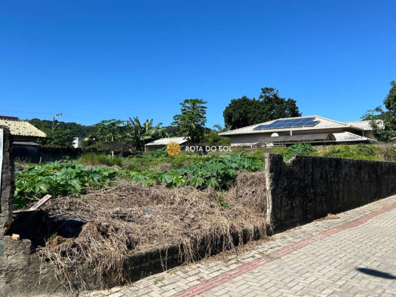 Terreno à Venda, 697 m² em Centro - Bombinhas