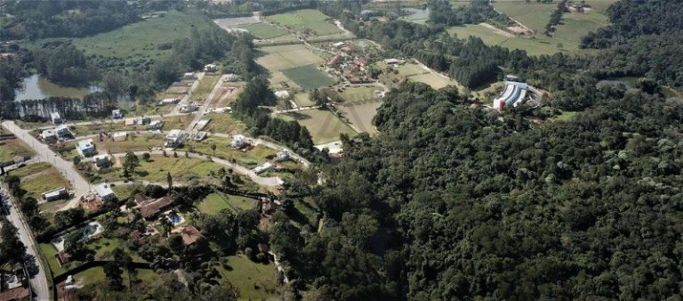Imagem Imóvel com 3 Quartos à Venda, 230 m² em Condomínio Lago Do Sol - Cotia Imagem Imóvel com 3 Quartos à Venda, 230 m² em Condomínio Lago Do Sol - Cotia