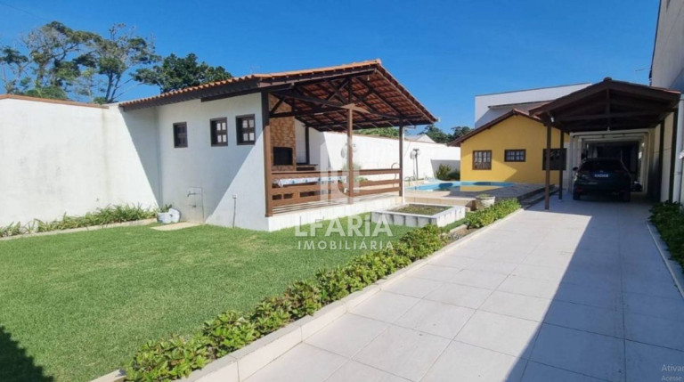Imagem Sobrado com 7 Quartos à Venda, 461 m² em Cambiju - Itapoá Imagem Sobrado com 7 Quartos à Venda, 461 m² em Cambiju - Itapoá