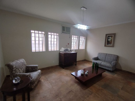 Imagem Casa com 3 Quartos à Venda, 200 m² em Nossa Senhora Da Abadia - Uberaba Imagem Casa com 3 Quartos à Venda, 200 m² em Nossa Senhora Da Abadia - Uberaba