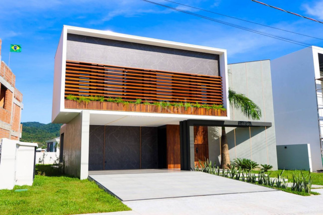 Casa de Condomínio com 3 Quartos à Venda, 424 m² em Santa Regina - Camboriú