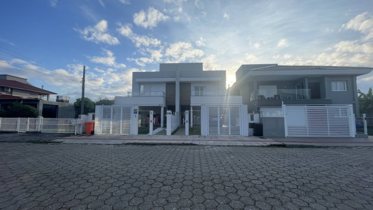 Casa com 4 Quartos à Venda, 189 m² em Jurerê - Florianópolis