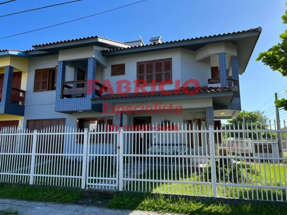 Sobrado com 3 Quartos à Venda, 180 m² em Capão Novo - Capão Da Canoa