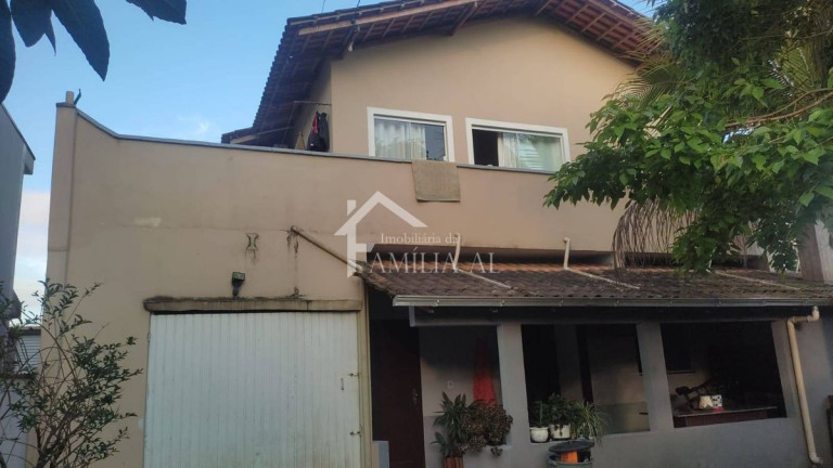 Imagem Casa com 6 Quartos à Venda, 180 m² em Morro Do Meio - Joinville Imagem Casa com 6 Quartos à Venda, 180 m² em Morro Do Meio - Joinville
