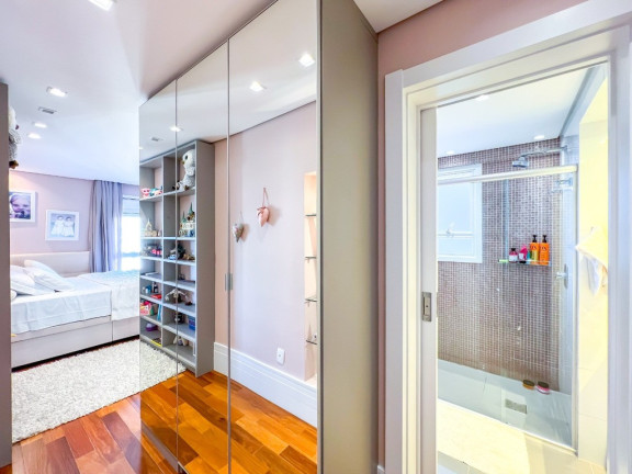 Imagem Apartamento com 3 Quartos à Venda, 209 m² em Higienópolis - Porto Alegre Imagem Apartamento com 3 Quartos à Venda, 209 m² em Higienópolis - Porto Alegre