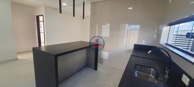 Imagem Casa com 3 Quartos para Alugar ou Temporada, 140 m² em Cajupiranga - Parnamirim Imagem Casa com 3 Quartos para Alugar ou Temporada, 140 m² em Cajupiranga - Parnamirim