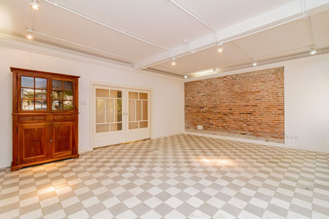 Imagem Apartamento com 2 Quartos à Venda, 220 m² em Moinhos De Vento - Porto Alegre Imagem Apartamento com 2 Quartos à Venda, 220 m² em Moinhos De Vento - Porto Alegre