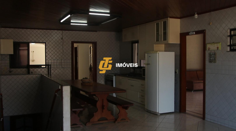 Imagem Casa com 3 Quartos à Venda, 300 m² em Monte Alegre - Camboriú Imagem Casa com 3 Quartos à Venda, 300 m² em Monte Alegre - Camboriú