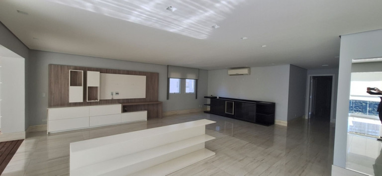 Imagem Imóvel com 4 Quartos à Venda, em Vila Suzana - São Paulo Imagem Imóvel com 4 Quartos à Venda, em Vila Suzana - São Paulo