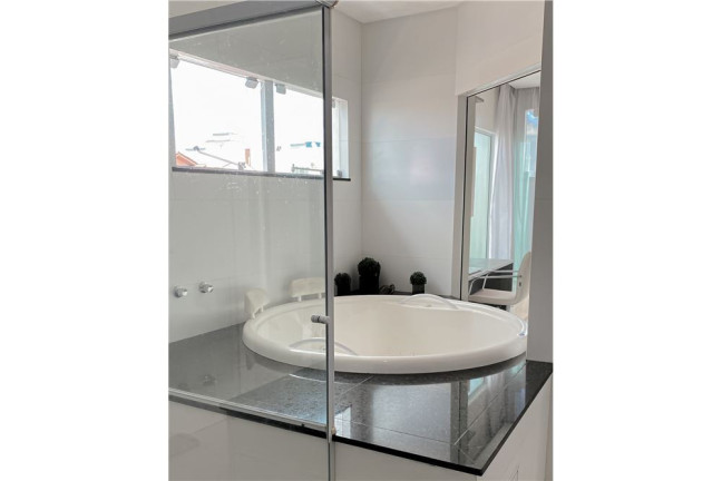 Imagem Casa com 4 Quartos à Venda, 284 m² em Centro - Balneário Camboriú Imagem Casa com 4 Quartos à Venda, 284 m² em Centro - Balneário Camboriú