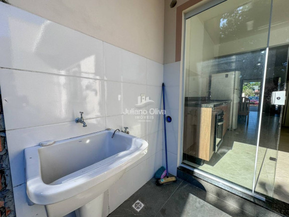 Imagem Casa com 2 Quartos à Venda, 77 m² em Barra Do Sai - Itapoá