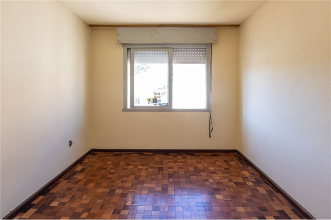 Imagem Imóvel com 2 Quartos à Venda,  em Passo Da Areia - Porto Alegre