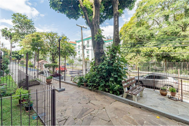 Imagem Imóvel com 2 Quartos à Venda, em Vila Ipiranga - Porto Alegre Imagem Imóvel com 2 Quartos à Venda, em Vila Ipiranga - Porto Alegre