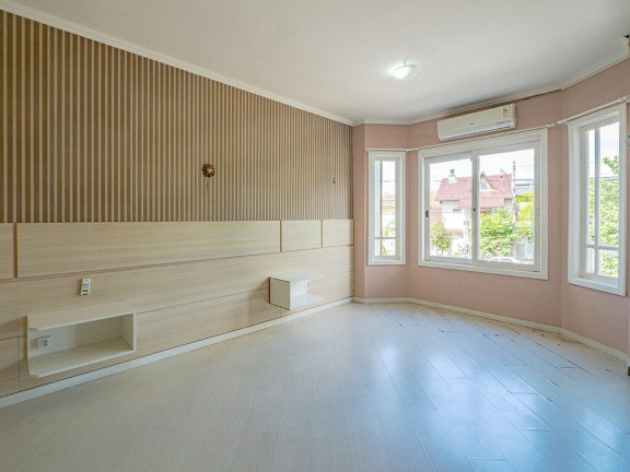 Imagem Casa com 3 Quartos à Venda, em Sarandi - Porto Alegre Imagem Casa com 3 Quartos à Venda, em Sarandi - Porto Alegre