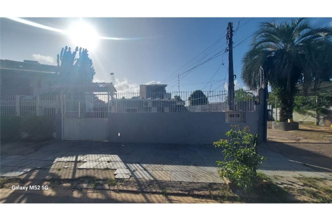 Imagem Casa com 3 Quartos à Venda,  em Partenon - Porto Alegre