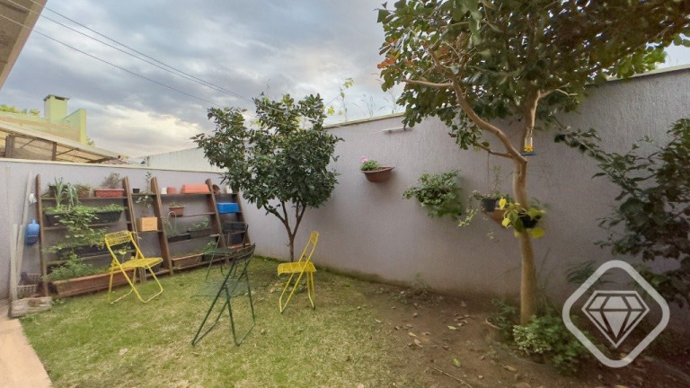 Imagem Casa com 3 Quartos à Venda, 153 m² em Jardins Do Prado - Porto Alegre Imagem Casa com 3 Quartos à Venda, 153 m² em Jardins Do Prado - Porto Alegre