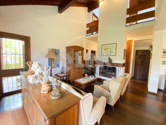 Imagem Casa com 3 Quartos à Venda, 261 m² em Ipanema - Porto Alegre Imagem Casa com 3 Quartos à Venda, 261 m² em Ipanema - Porto Alegre