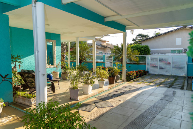Imagem Casa com 5 Quartos à Venda, 360 m² em Centro - Maricá