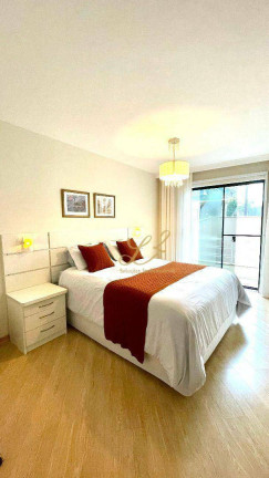 Imagem Sobrado com 3 Quartos à Venda, 220 m² em Tingui - Curitiba Imagem Sobrado com 3 Quartos à Venda, 220 m² em Tingui - Curitiba