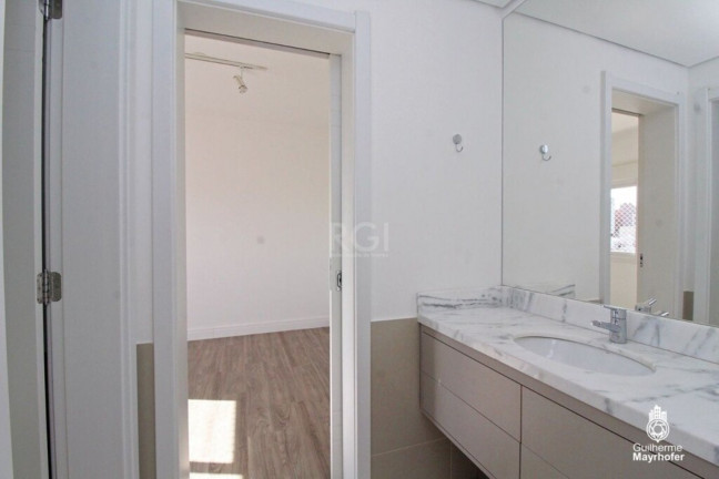 Imagem Imóvel com 4 Quartos à Venda, 159 m² em Menino Deus - Porto Alegre Imagem Imóvel com 4 Quartos à Venda, 159 m² em Menino Deus - Porto Alegre