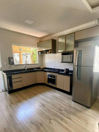 Imagem Casa com 4 Quartos à Venda, 170 m² em Salinas - Balneário Barra Do Sul Imagem Casa com 4 Quartos à Venda, 170 m² em Salinas - Balneário Barra Do Sul