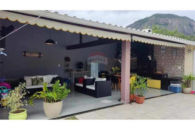 Imagem Casa de Condomínio com 4 Quartos à Venda, 225 m² em Inoa - Maricá