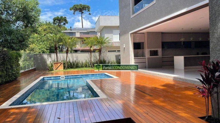 Casa com 4 Quartos à Venda, 466 m² em Campo Comprido - Curitiba