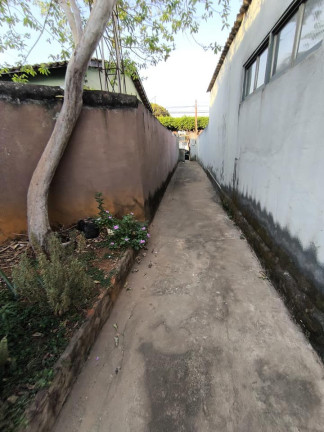 Imagem Imóvel com 
            	4             Quartos à Venda, 200 m² em 
            	Sitios Santa Luzia             - 
            	Aparecida De Goiania            