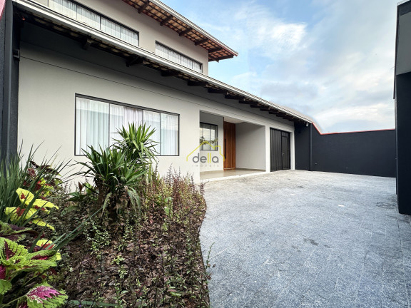 Casa com 4 Quartos à Venda, 259 m² em Iririú - Joinville