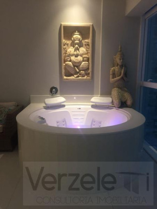Imagem Apartamento com 3 Quartos para Alugar, 182 m² em Centro - Balneário Camboriú