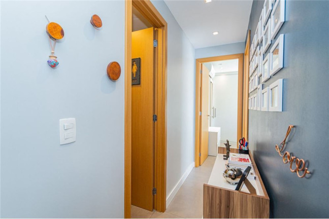 Imagem Apartamento com 2 Quartos à Venda, 56 m² em Menino Deus - Porto Alegre Imagem Apartamento com 2 Quartos à Venda, 56 m² em Menino Deus - Porto Alegre