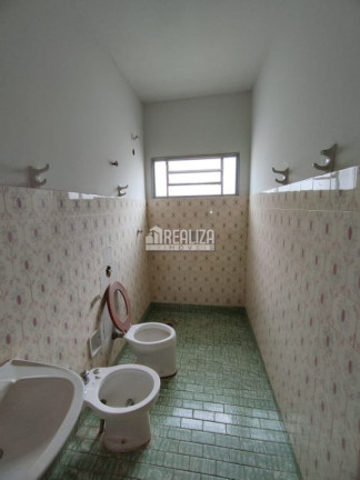 Imagem Casa com 3 Quartos para Alugar, 256 m² em Nossa Senhora Da Abadia - Uberaba Imagem Casa com 3 Quartos para Alugar, 256 m² em Nossa Senhora Da Abadia - Uberaba