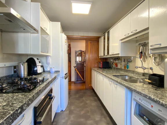 Imagem Apartamento com 3 Quartos à Venda, 140 m² em Rio Branco - Porto Alegre Imagem Apartamento com 3 Quartos à Venda, 140 m² em Rio Branco - Porto Alegre