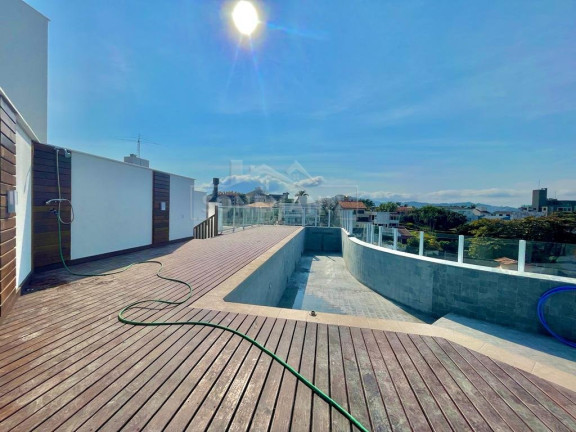 Imagem Apartamento com 3 Quartos à Venda, 124 m² em Coqueiros - Florianópolis