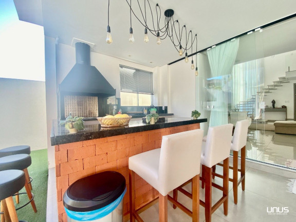 Imagem Casa com 3 Quartos à Venda, 360 m² em Forquilhinha - São José Imagem Casa com 3 Quartos à Venda, 360 m² em Forquilhinha - São José