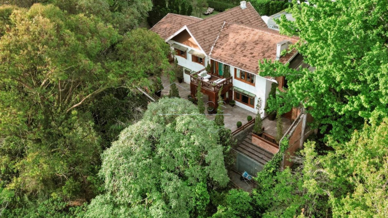 Imagem Casa com 5 Quartos à Venda, 445 m² em Morro Do Elefante - Campos Do Jordão Imagem Casa com 5 Quartos à Venda, 445 m² em Morro Do Elefante - Campos Do Jordão