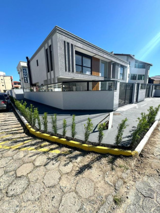 Imagem Casa com 3 Quartos à Venda, 208 m² em Ingleses Norte - Florianópolis