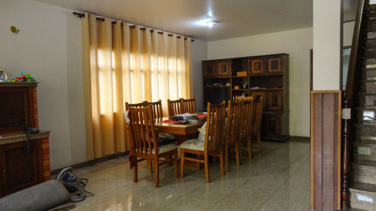 Imagem Casa com 4 Quartos à Venda, 350 m² em Várzea - Teresópolis Imagem Casa com 4 Quartos à Venda, 350 m² em Várzea - Teresópolis