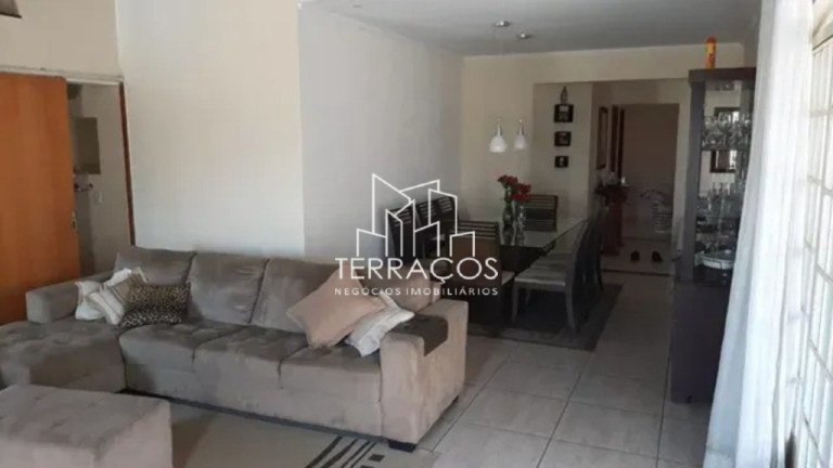 Imagem Casa com 3 Quartos à Venda, 330 m² em Campos De Atibaia - Atibaia Imagem Casa com 3 Quartos à Venda, 330 m² em Campos De Atibaia - Atibaia