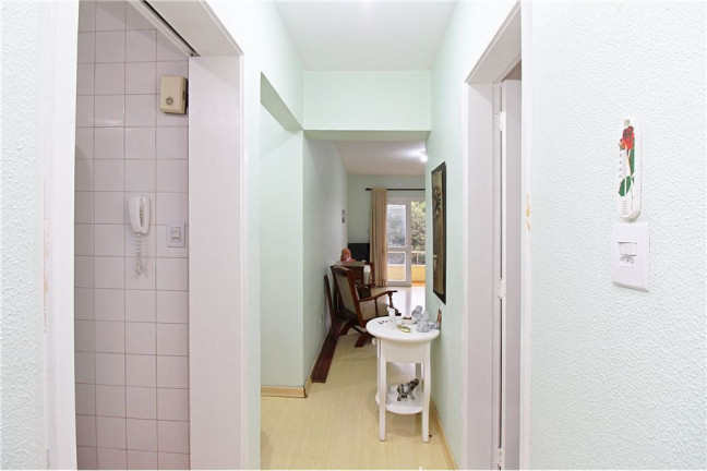 Imagem Imóvel com 1 Quarto à Venda, em Centro Histórico - Porto Alegre Imagem Imóvel com 1 Quarto à Venda, em Centro Histórico - Porto Alegre