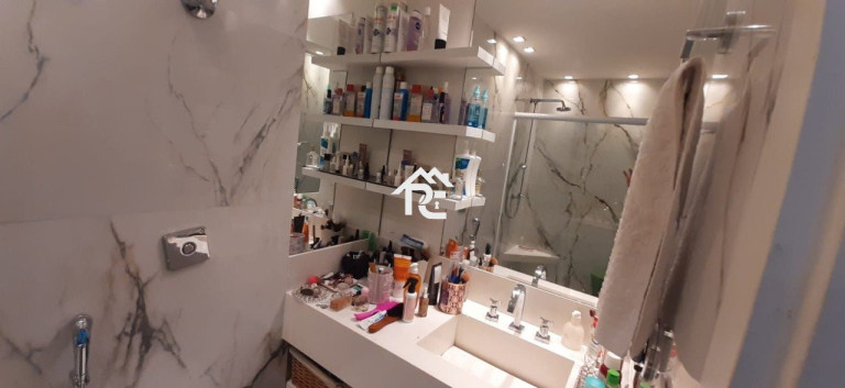 Imagem Apartamento com 3 Quartos à Venda, 257 m² em Icaraí - Niterói Imagem Apartamento com 3 Quartos à Venda, 257 m² em Icaraí - Niterói