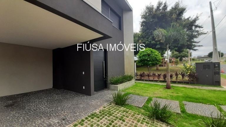 Casa com 3 Quartos à Venda,  em Bonfim Paulista - Ribeirão Preto