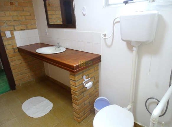 Imagem Casa com 3 Quartos para Alugar ou Temporada, 100 m² em Centro - Bombinhas Imagem Casa com 3 Quartos para Alugar ou Temporada, 100 m² em Centro - Bombinhas